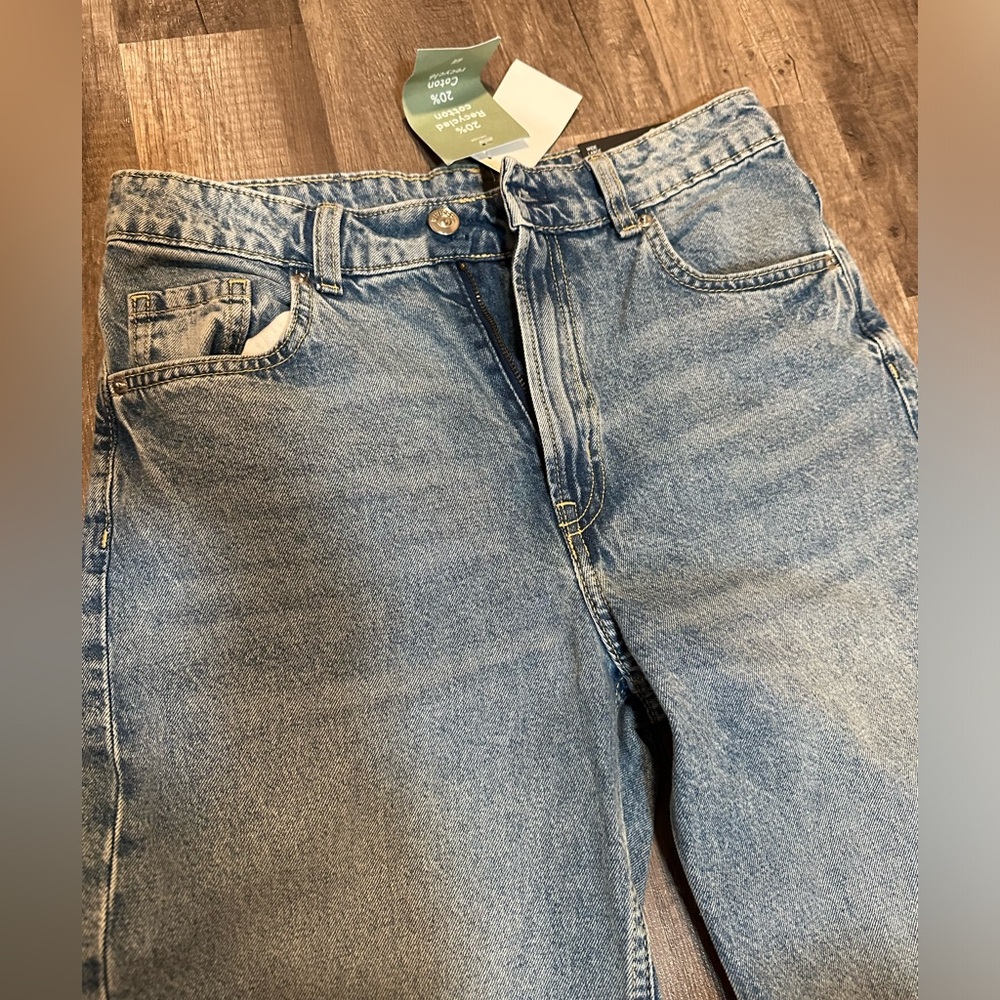 H&M Women’s Straight Leg Blue Denim Jeans